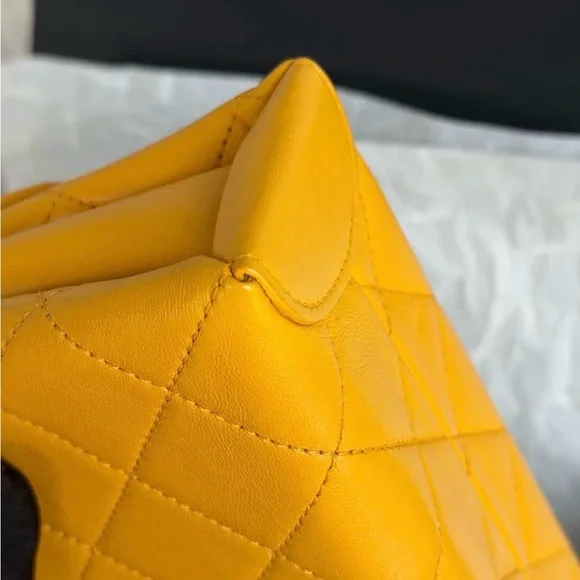 Chanel Lambskin Quilted Trendy Spirit Top Handle Bag Yellow series 30 Year 2020 - Picture 12 of 15